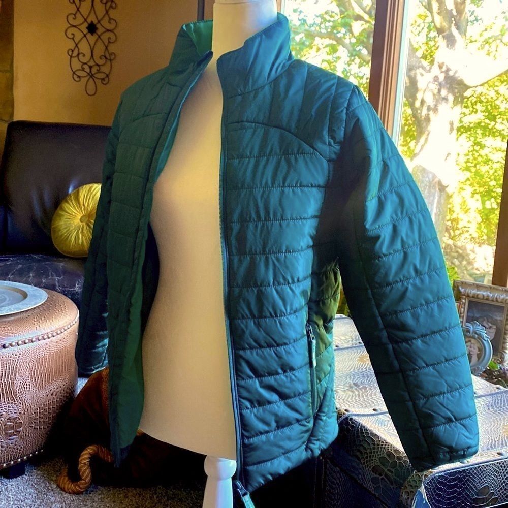 Kids unisex Green puffer coat NWT